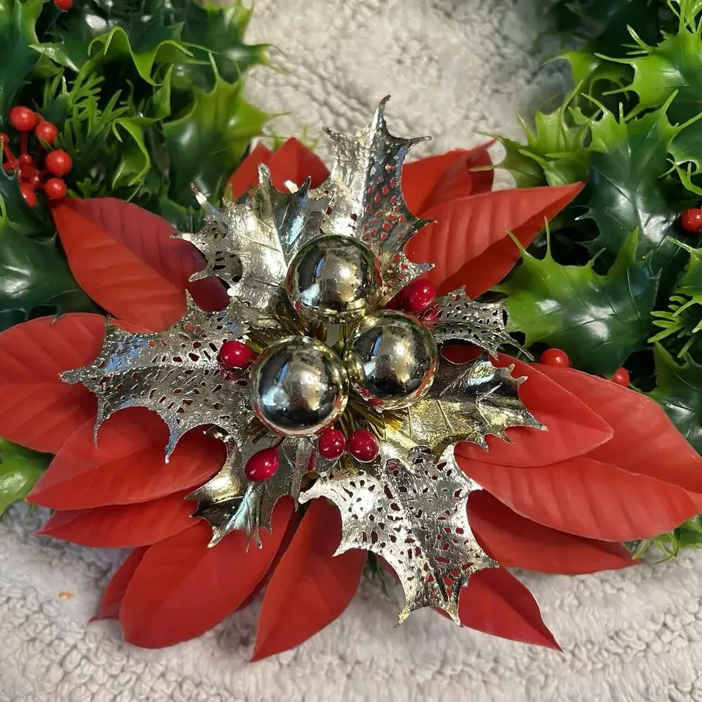 Vintage Mid Century Plastic Holly Wreath Poinsettia Twinkling Lights Christmas